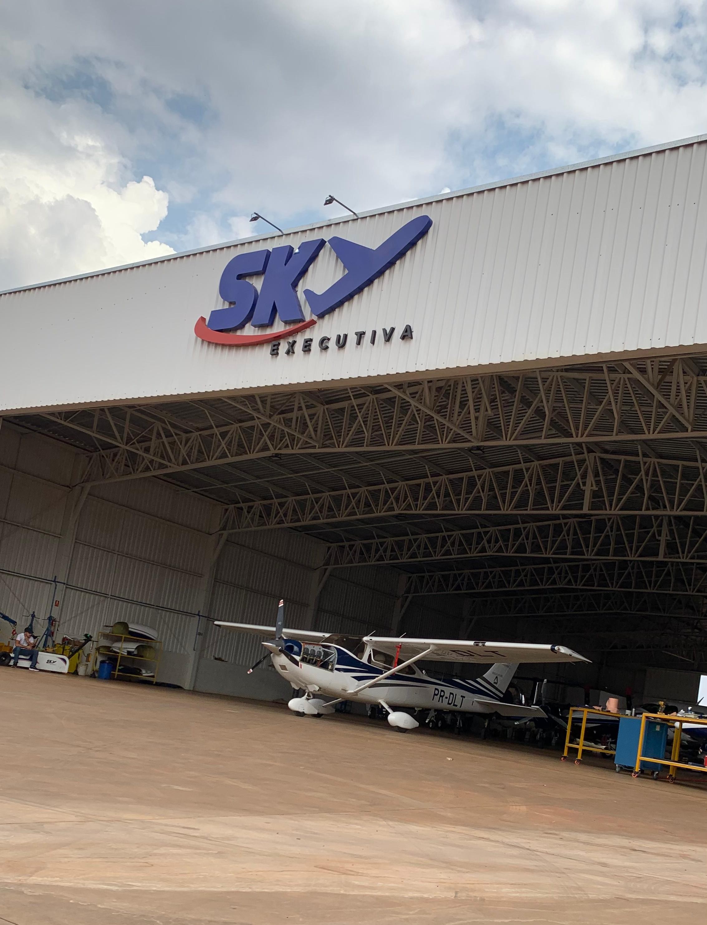 Entrada do Hangar da Empresa